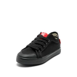 Aari All Black Sneaker