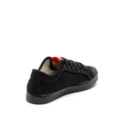 Aari All Black Sneaker