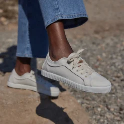 Aari Hemp White Sneaker