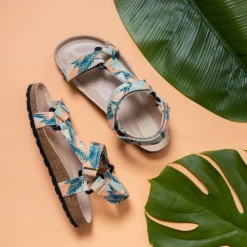 Leo Sandal Beach