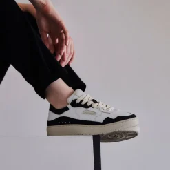 Level Black White Apple Sneaker